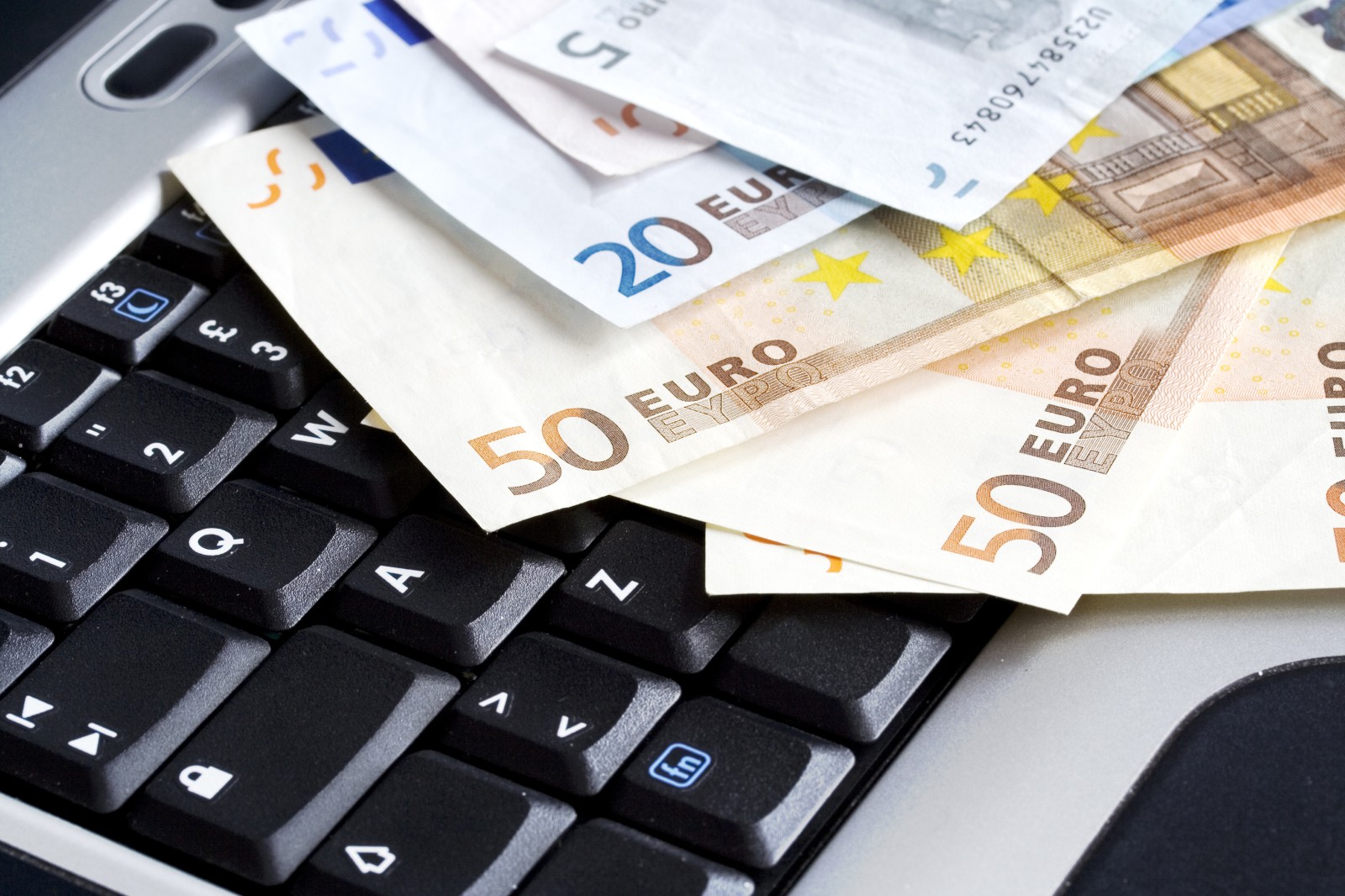 Nou Hub European de Inovare Digitală în regiunea Centru: 4,7 milioane EUR mobilizați pentru digitalizarea IMM-urilor și sectorului public