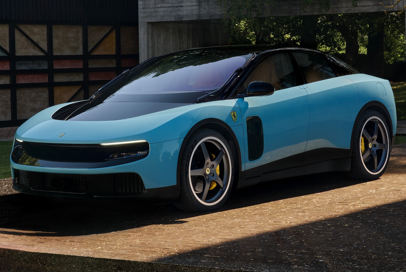 FOTO Ferrari lansează prima mașină 100% electrică, Luce