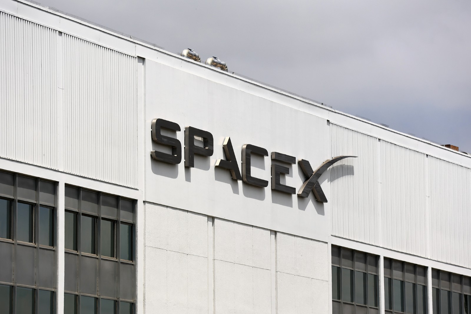Prima achiziție SpaceX după IPO-ul istoric: Startup-ul de inteligență artificială Cursor, cumpărat cu 60 miliarde dolari