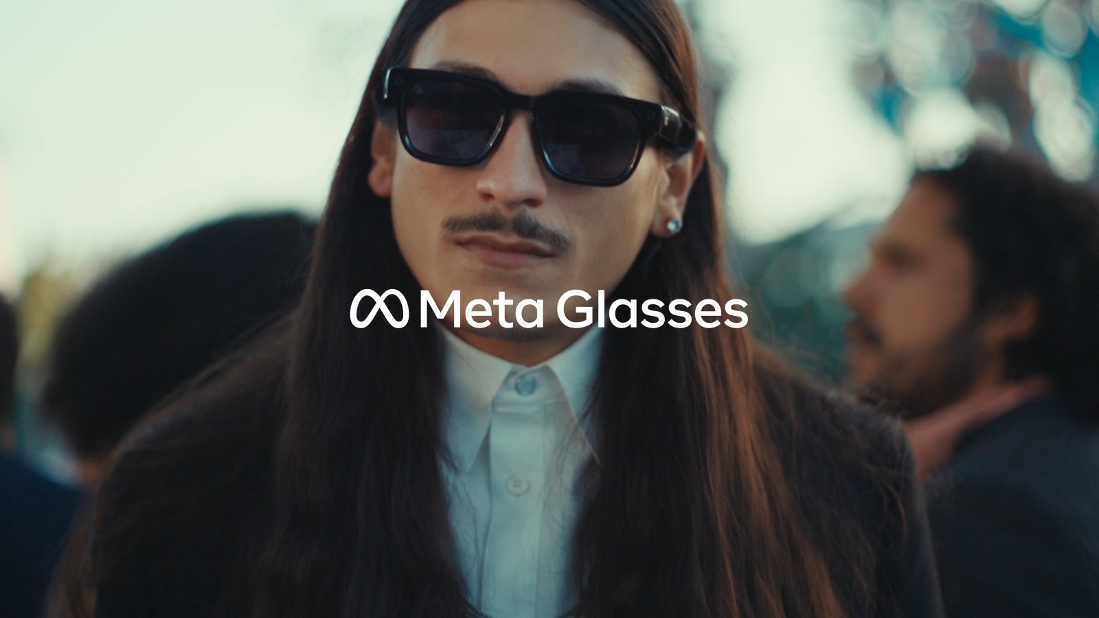 FOTO Meta (Facebook) lansează noi perechi de ochelari inteligenți, în colaborare cu EssilorLuxottica și cu Kylie Jenner
