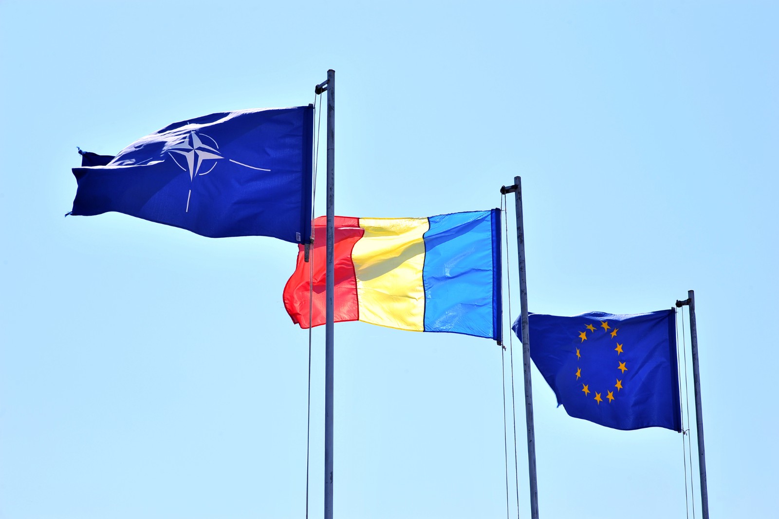 NATO caută fabrici cu capacitate de producție disponibilă. Firmele românești se pot înscrie până pe 27 august