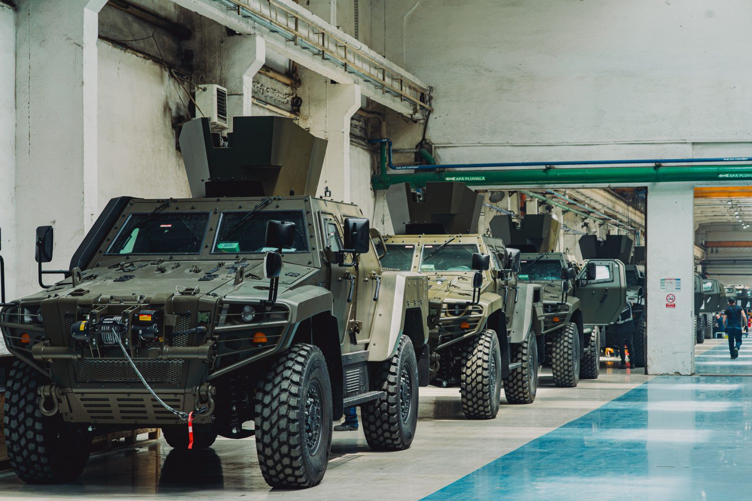 Primele blindate Cobra II fabricate integral în România au plecat către Armată. Peste 780 de vehicule vor fi produse la Mediaș