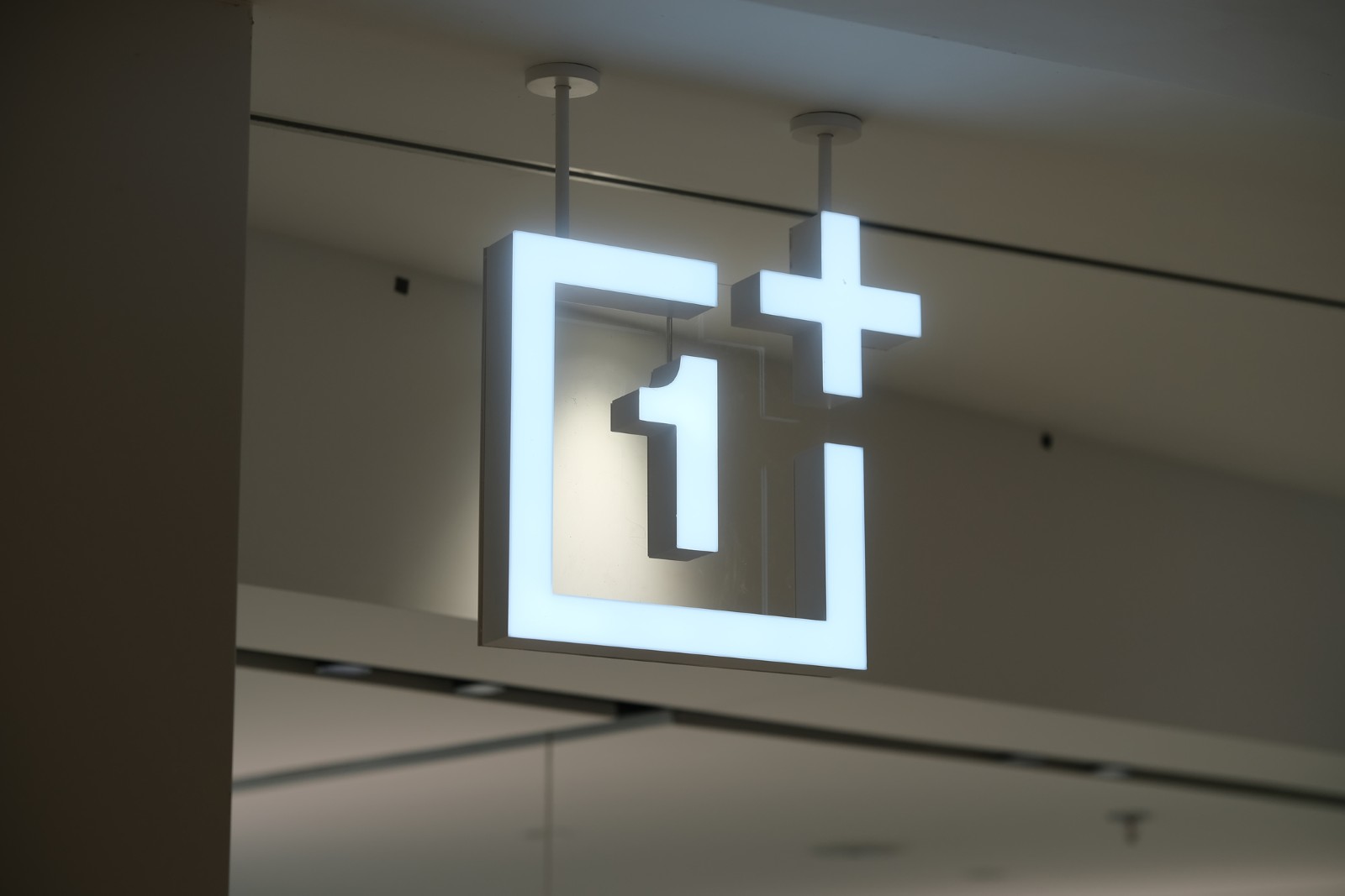 Producătorul chinez de telefoane OnePlus ar putea ieși din Europa