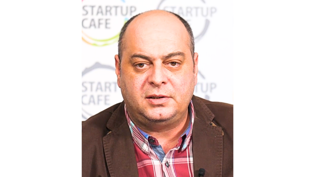 Webinar gratuit: Adrian Panait, director adjunct în Ministerul Economiei, vine, joi, la StartupCafe, cu informații pentru accesarea finanțării SME Eco-Tech 2026