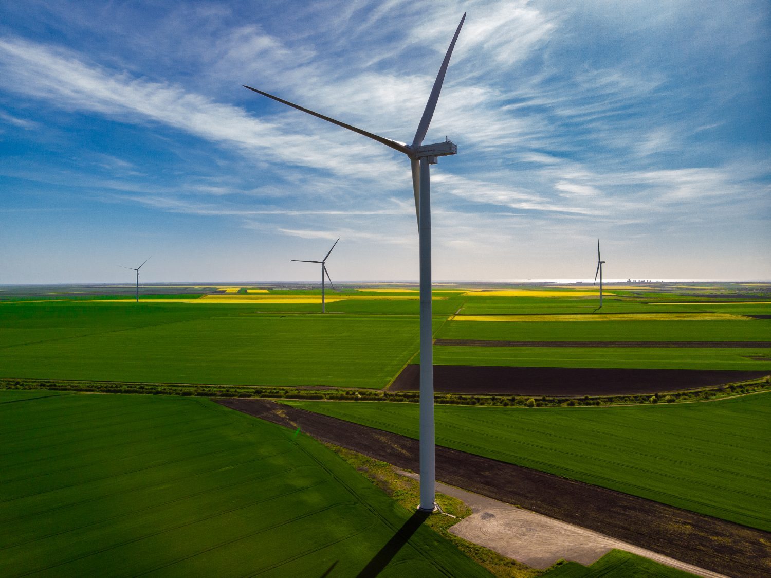 O companie daneză pregătește proiecte de peste 2.300 MW în România. Numai investiția eoliană din Botoșani depășește 1 miliard EUR