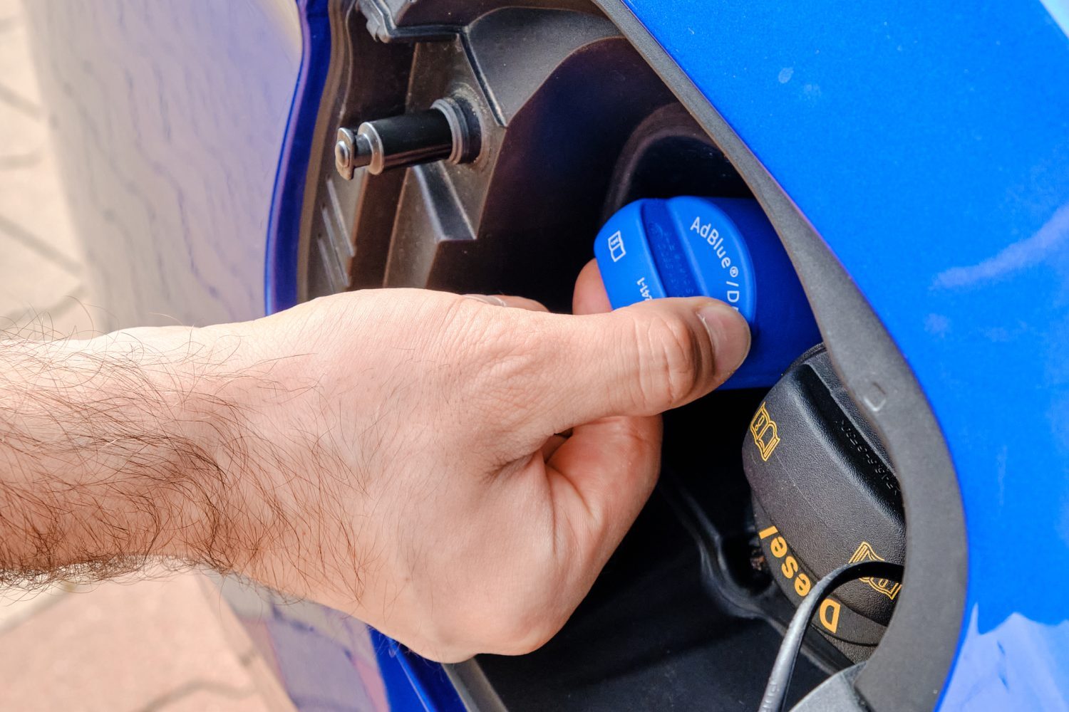 Un gigant european preia clienții a trei firme românești, cu afaceri de peste 21 milioane euro. Tranzacție pe piața soluției antipoluare pentru motoarele diesel
