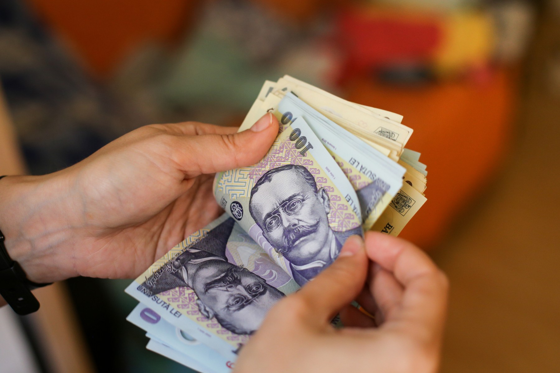 Ghid ANAF 2026 pentru firme, PFA și alți contribuabili: Încasări și plăți în numerar
