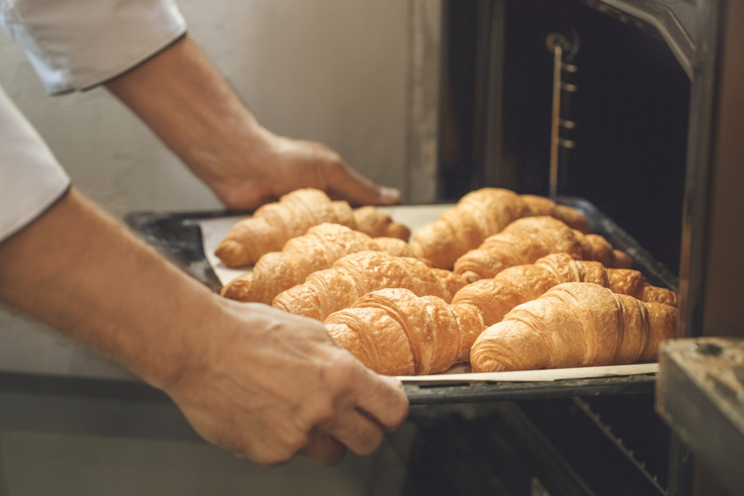Producător român de croissante intră la Bursa de Valori cu obligațiuni de 2 milioane EUR. Dobândă de 11%