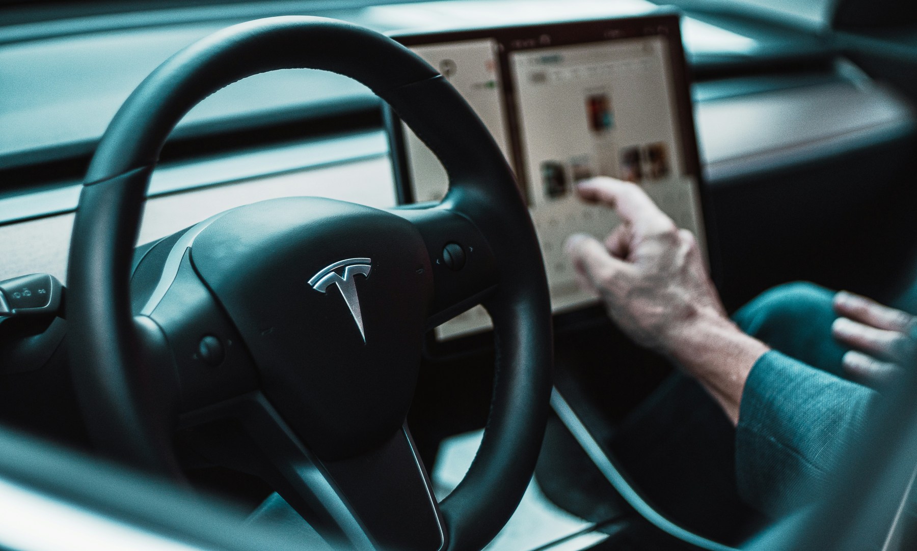 [P] Revoluția AI pe piața de rent a car: Cum se caută și se rezervă mașinile în 2026