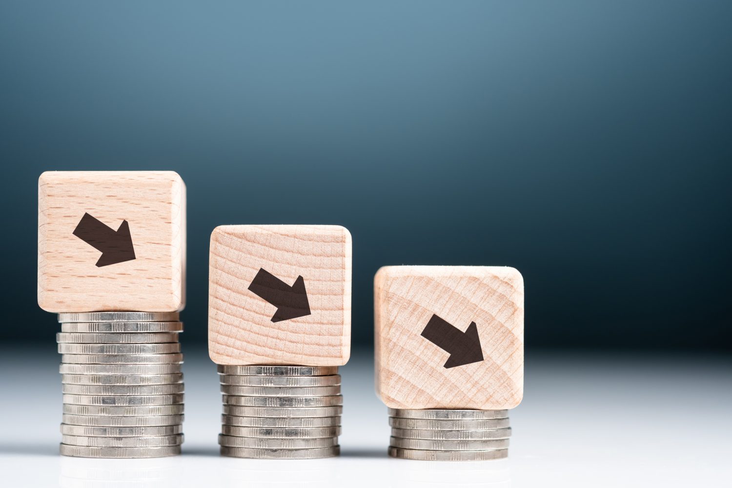 INS: Economia României a scăzut în primul semestru. Concordia vede un risc tot mai mare de recesiune în 2026