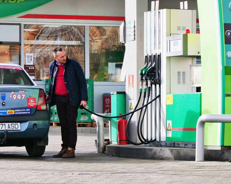 taxi_benzina_statie