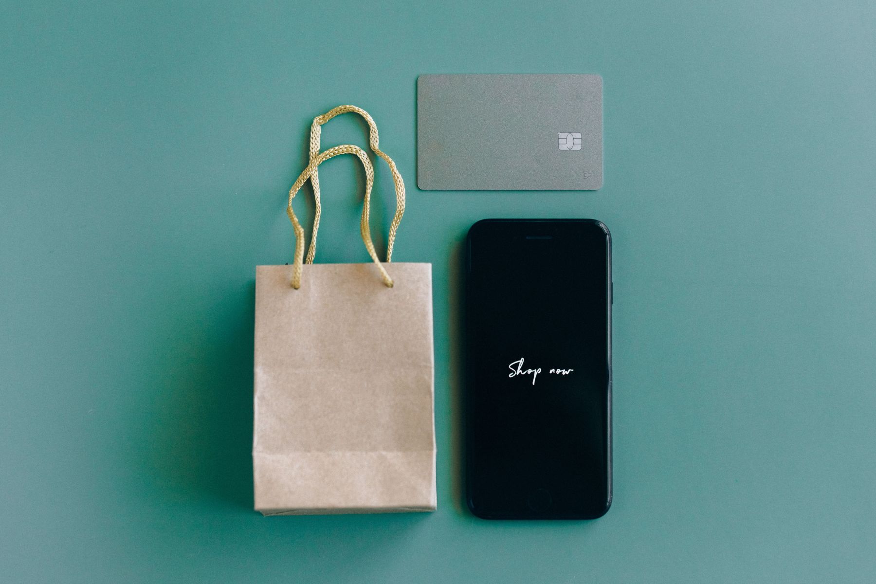 [P] Fenomenul „Smart Shopping” în România: Cum s-a schimbat comportamentul românilor când cumpără online