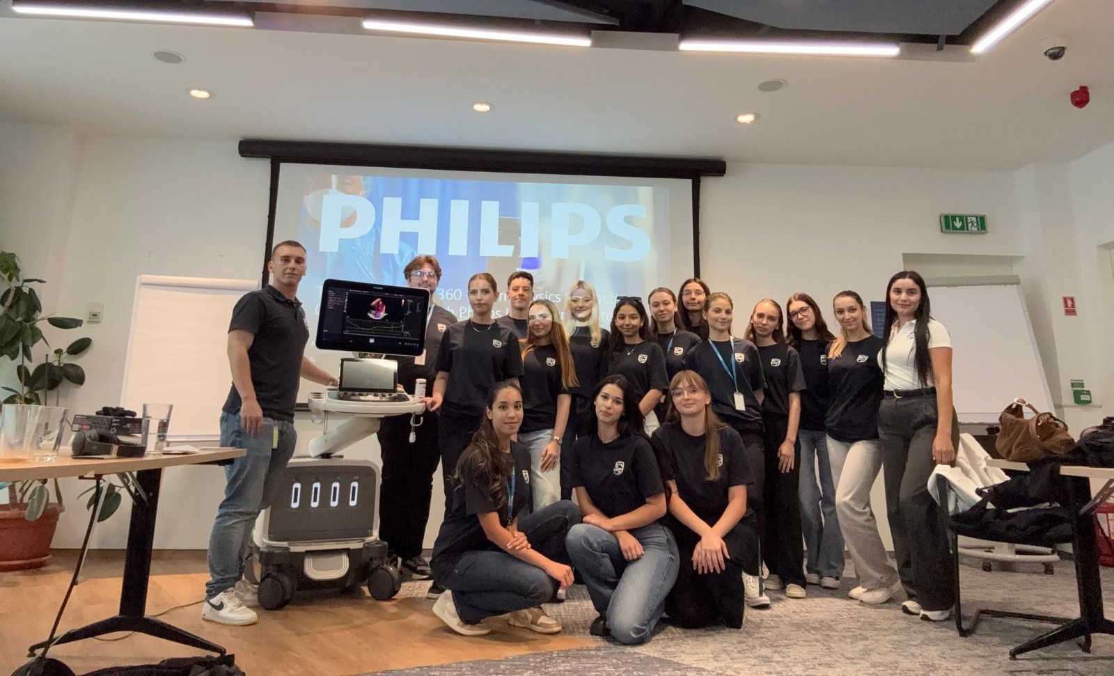 Un grup de studenți ai Politehnicii din București au participat la un stagiu de practică în cadrul Philips România