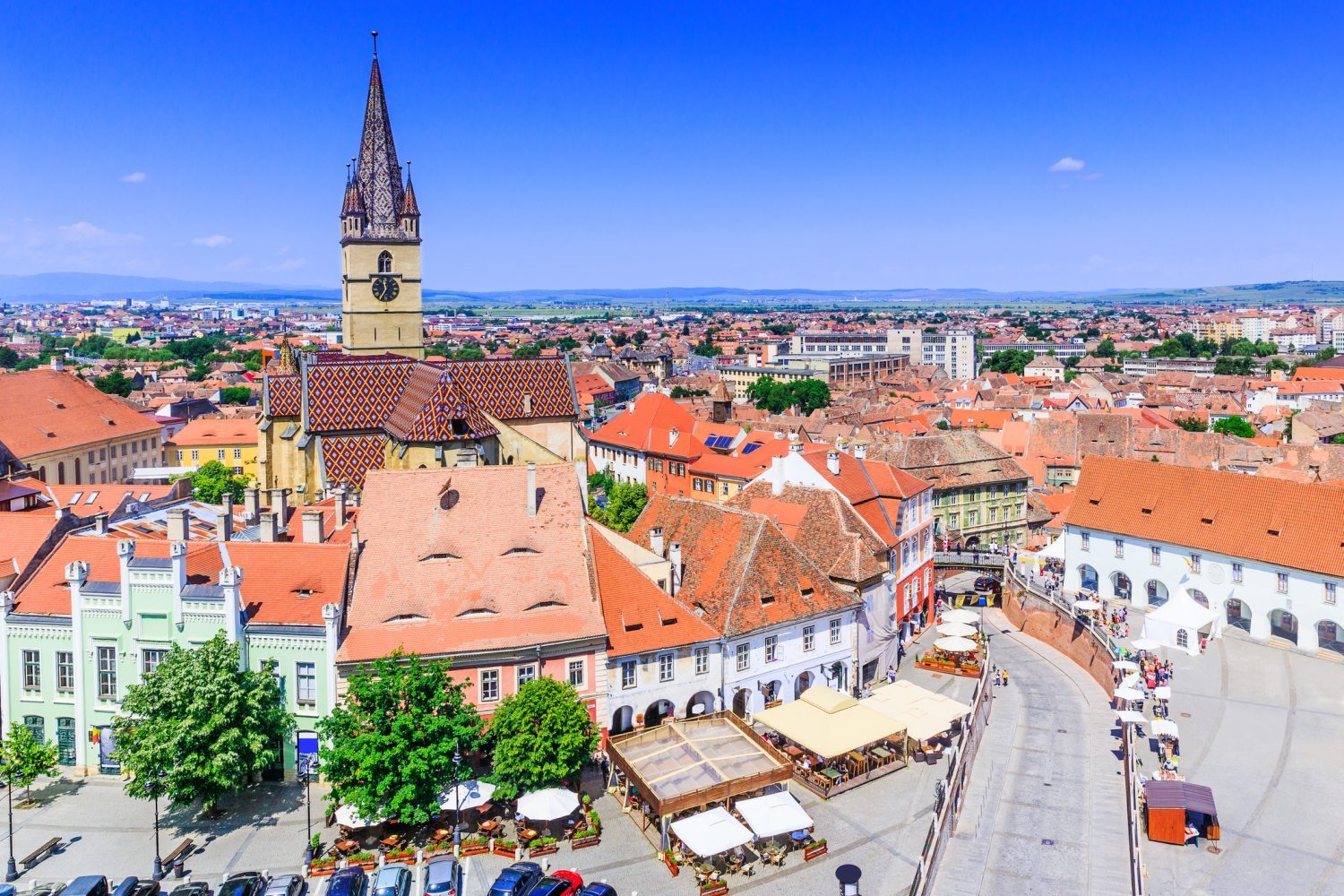 Terasele din Sibiu se dau la licitație: restaurantul din fața spațiului nu are prioritate. Cum se aplică noul regulament