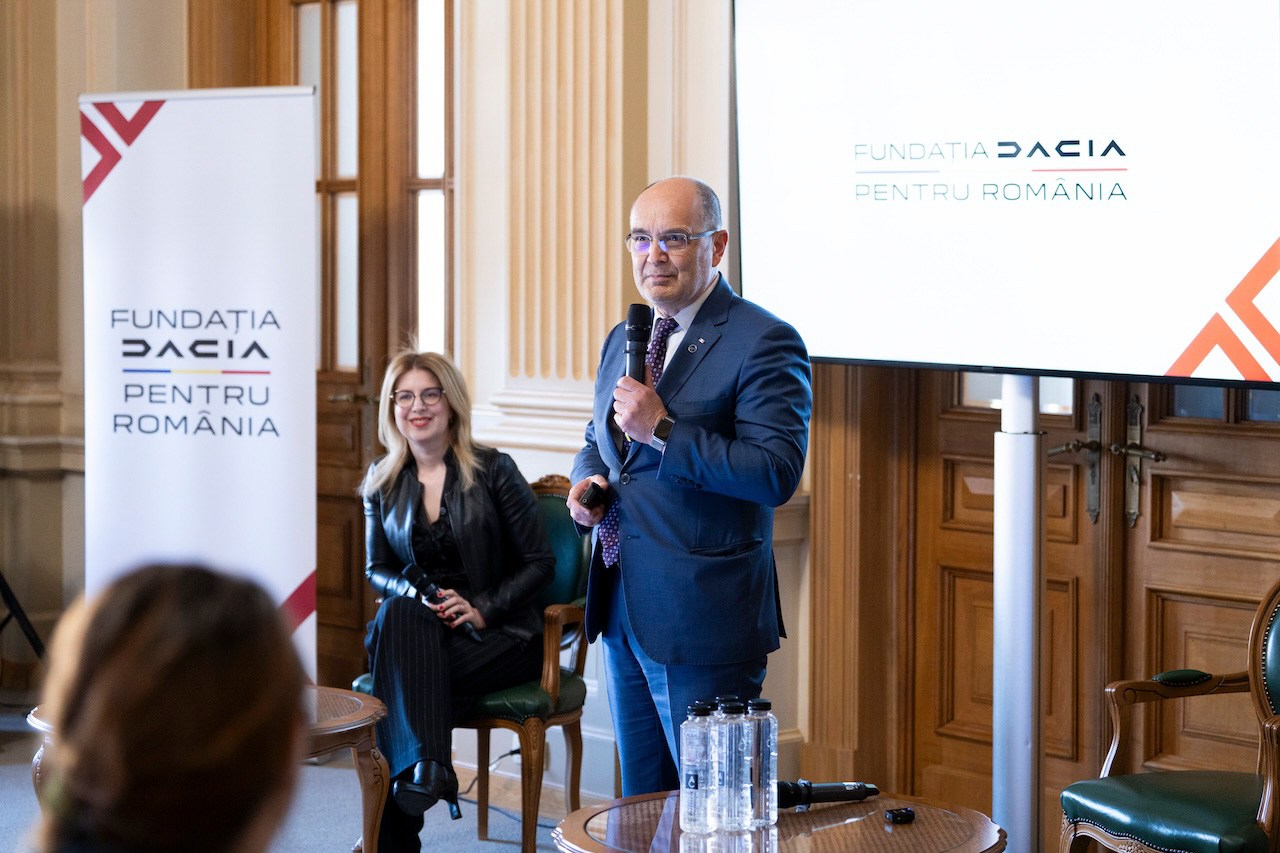 Dacia finanțează cu 1 milion EUR 28 de ONG-uri din România. Proiecte pentru educație, inteligență artificială și acces la locuri de muncă