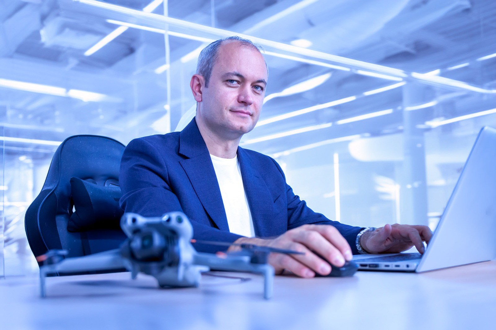 Antreprenor român cu parteneri olandezi lansează o afacere cu drone operate de la distanță. Investiții de până la 1 milion EUR în primul an