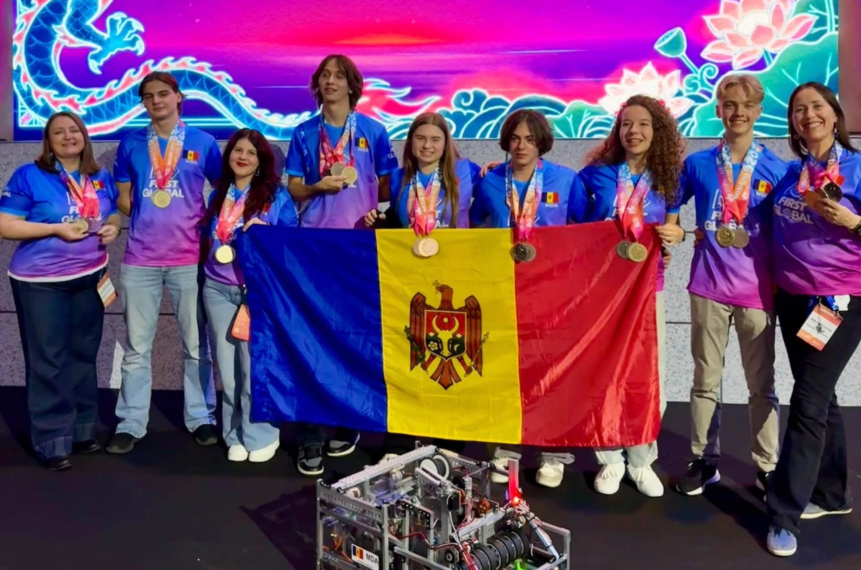 Echipa de robotică a Republicii Moldova a câștigat o medalie de aur și două de argint la FIRST Global Challenge 2026